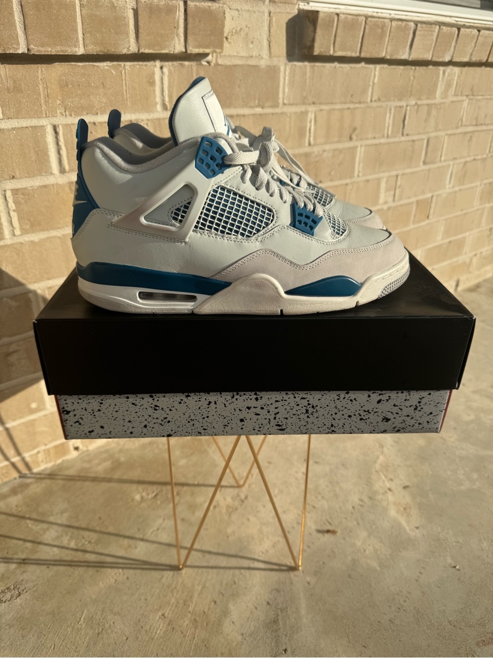 Men's Athletic Retro Jordan 4 Basketball Sneakers in White and Teal